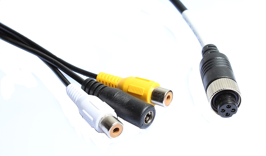 Kobler kabel fra cinch til 4pin