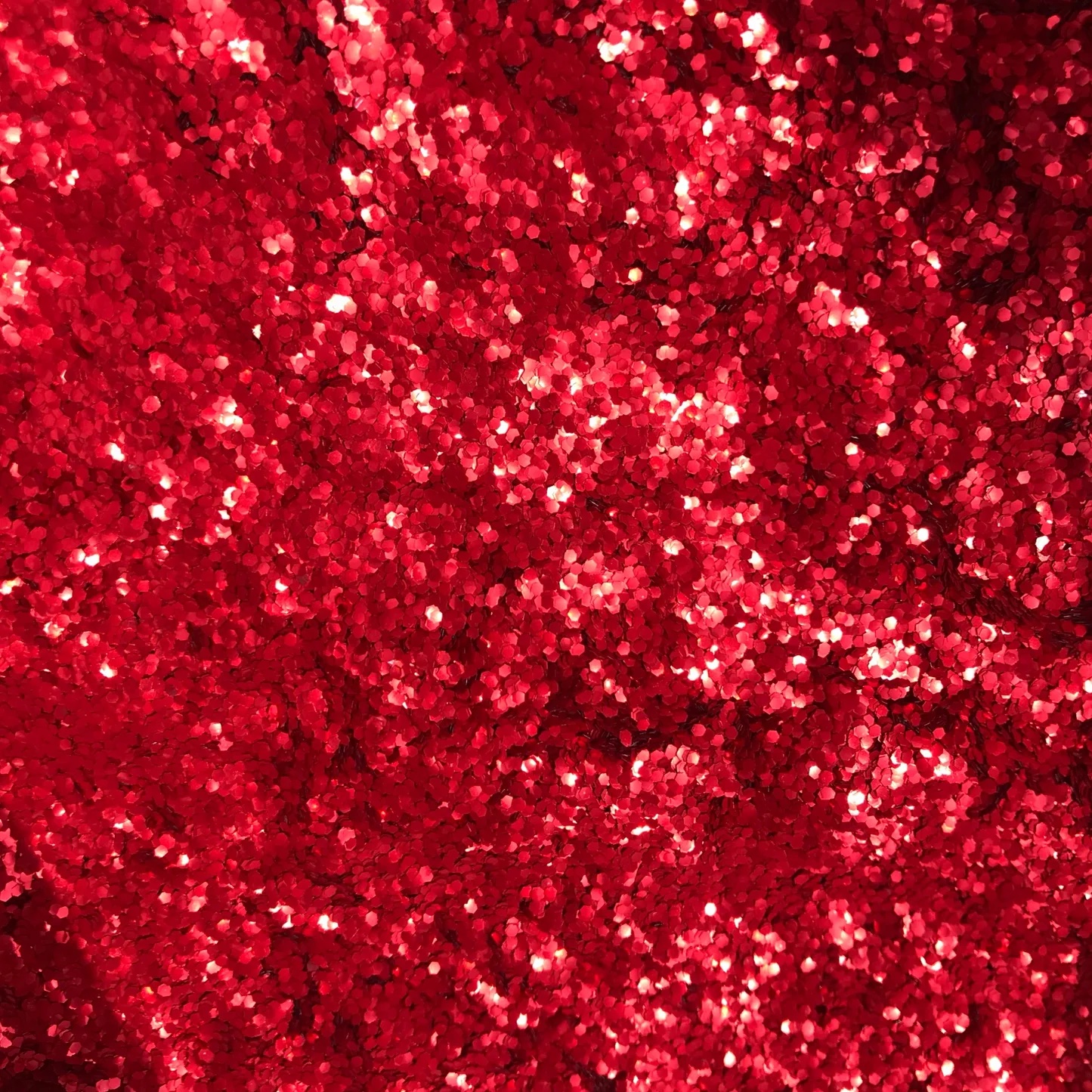 rød glitter ornamenter på kroppen håret glitrende